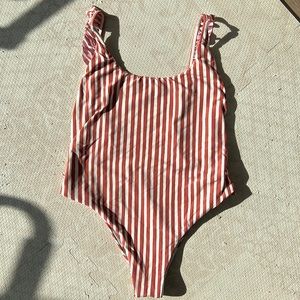 Billabong one piece size 1 / SMALL